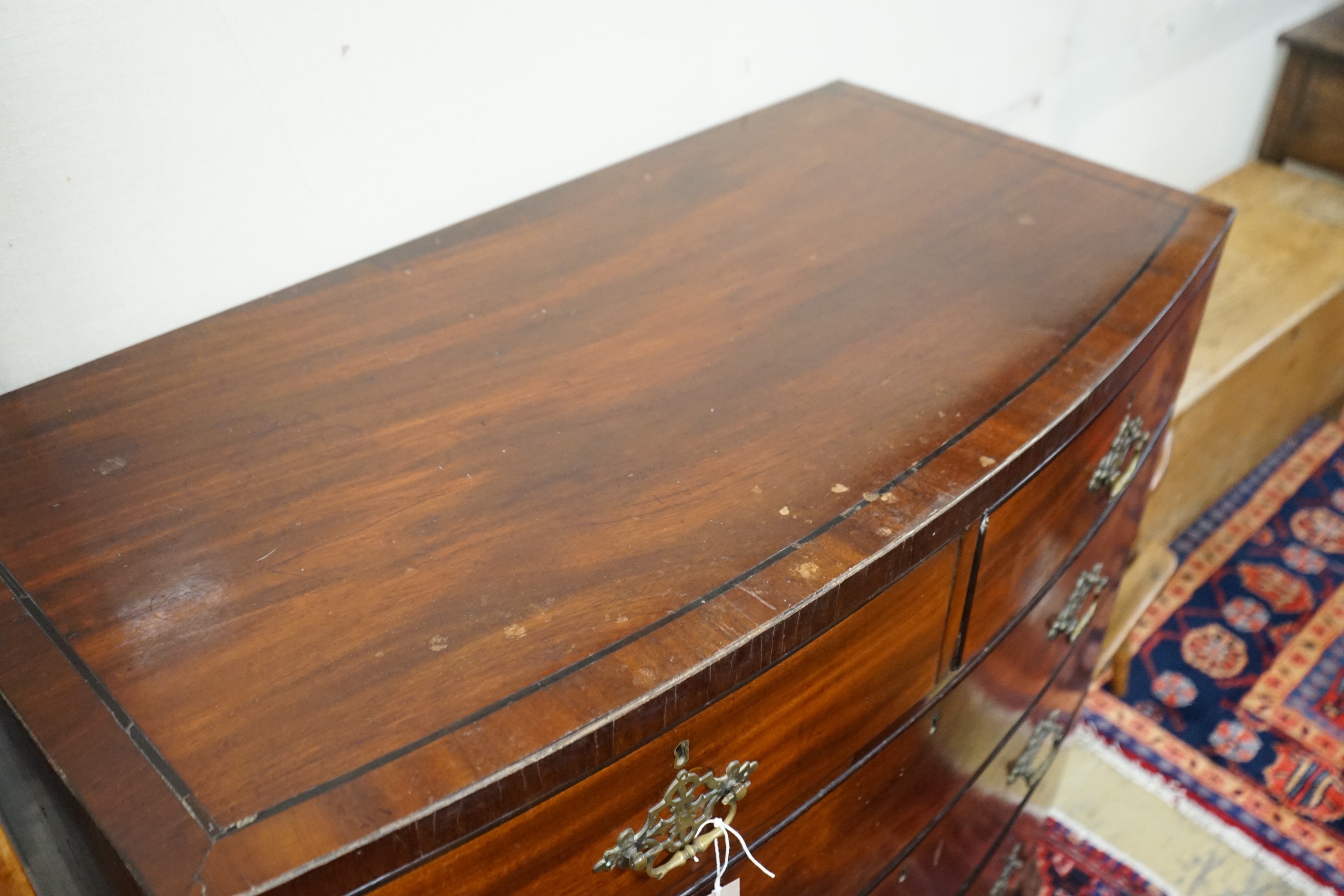 A Regency mahogany bow front chest of drawers, width 107cm, depth 55cm, height 108cm